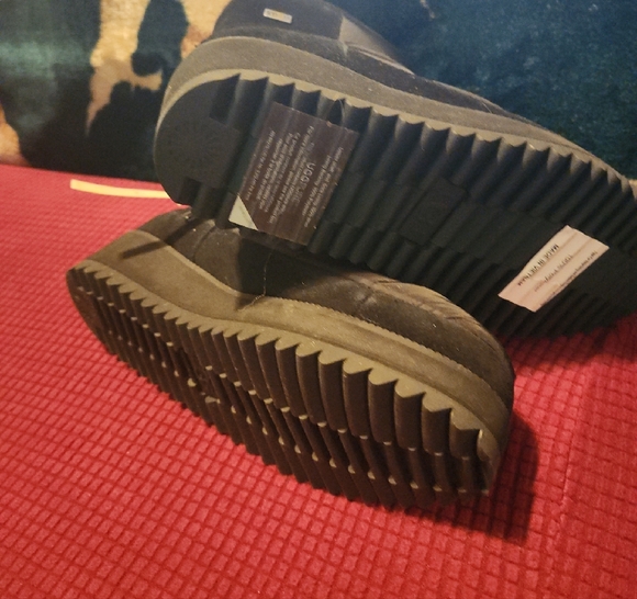 UGG Black Ridge Mini Boots - Picture 4 of 6